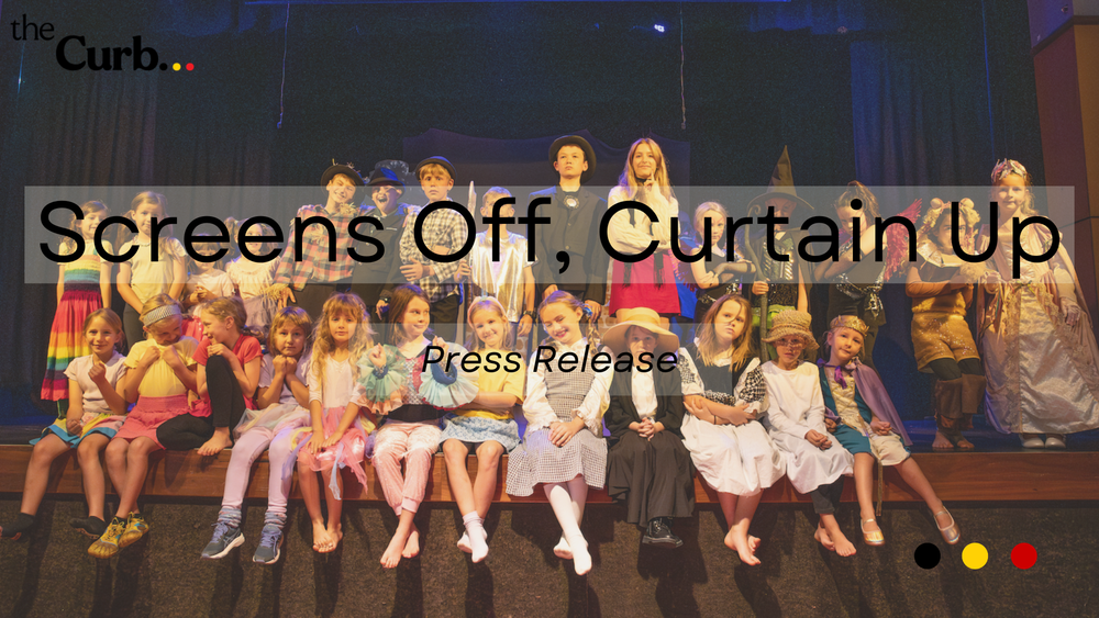 Screens Off, Curtain Up: Regional WA teens buck social media trend as Australia's under-16 ban takes effect