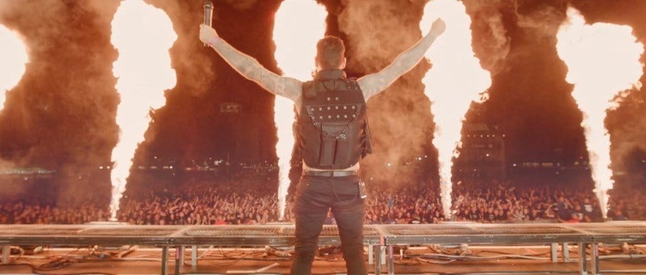 Viva the Underdogs Review - Parkway Drive Conquer the World in this Faithful Fan Service Flick