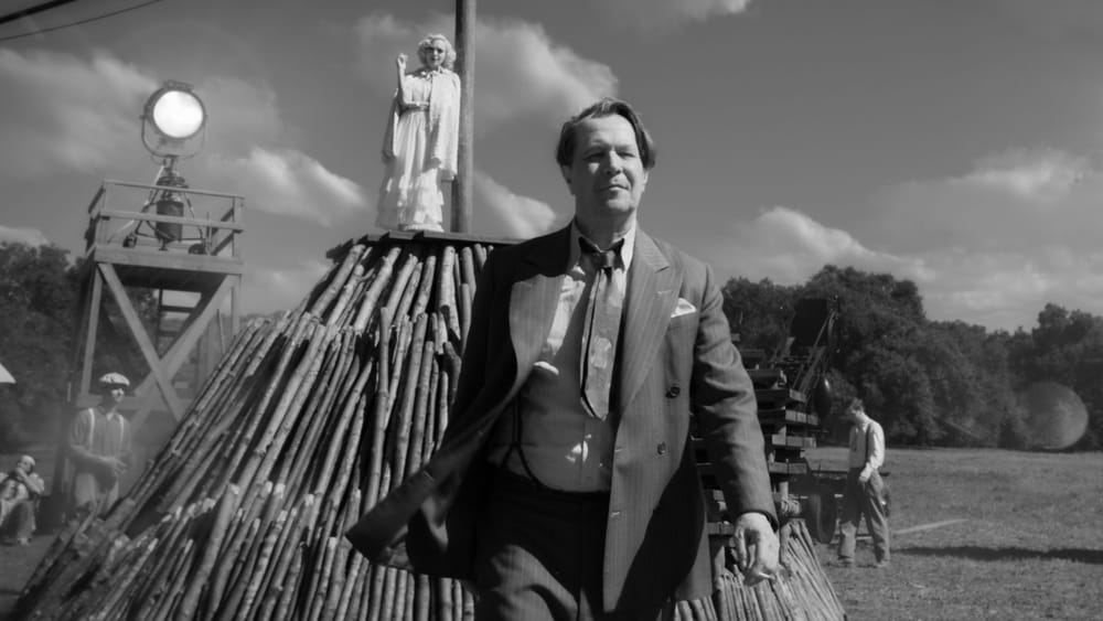 Mank Review – Classic Cinema Inside-Baseball Flick Looks the Part but Rings False