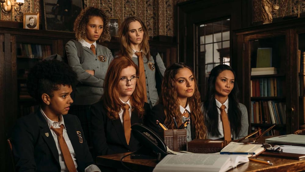 Séance Review - Mediocre Horror With an Excellent Lead Performance from Suki Waterhouse