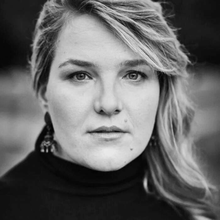 Anna Hints on the Sacred Spaces of Shared Experience in Smoke Sauna Sisterhood