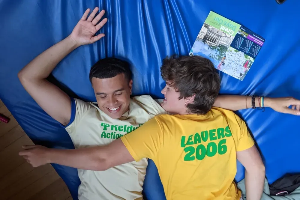 Bonus Track is the fantastic romance that queer kids deserve