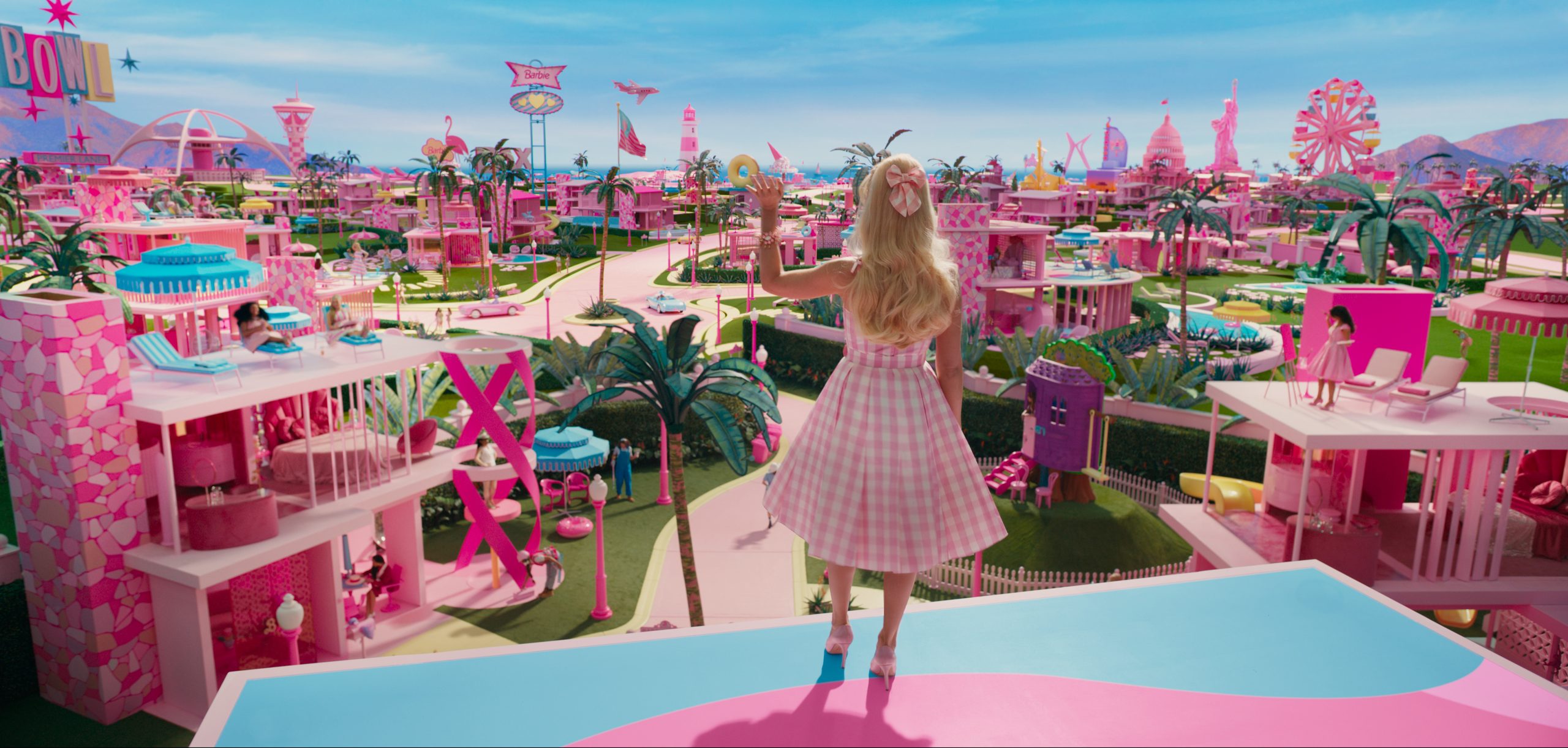 BARBIE-TP-0002 Film Name: BARBIE Copyright: © 2022 Warner Bros. Entertainment Inc. All Rights Reserved. Photo Credit: Courtesy Warner Bros. Pictures Caption: MARGOT ROBBIE as Barbie in Warner Bros. Pictures’ “BARBIE,” a Warner Bros. Pictures release. (PRESS KIT)